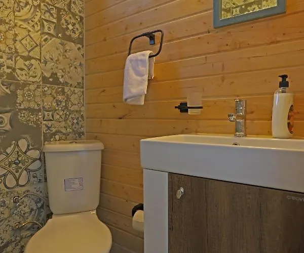 Muhtesem Deniz Manzarali Agac Ev Aparthotel
