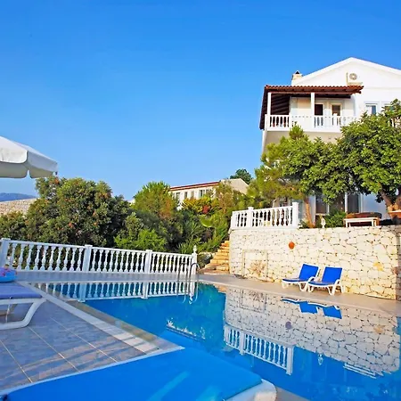 Muhtesem Deniz Manzarali Agac Ev 3* 卡斯