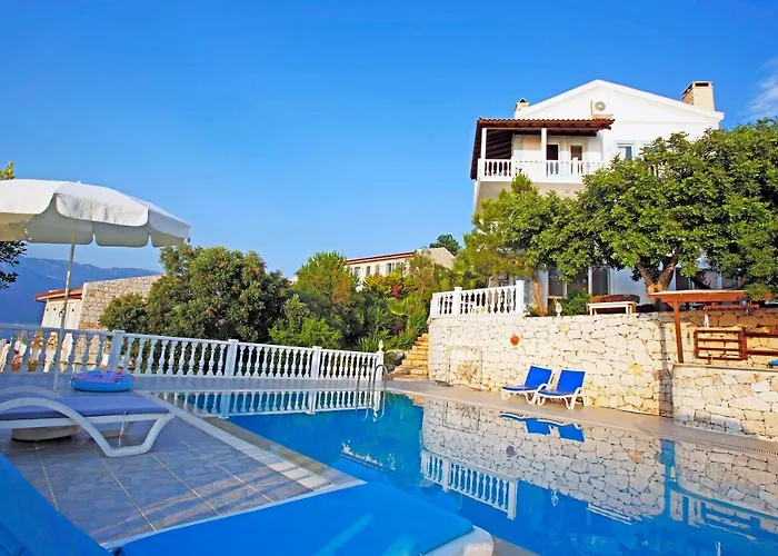 Muhtesem Deniz Manzarali Agac Ev 3* 卡斯